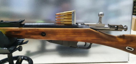 El Mosin-Nagant ..
es un rifle militar accionado por cerrojo, con cargador de cinco proyectiles, que 12