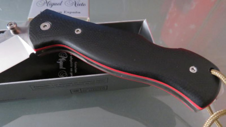 Vendo navaja Miguel Nieto, nueva a estrenar me ha sido regalada pero no le voy a dar uso el modelo es 00