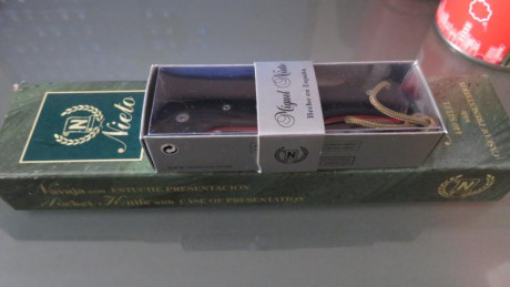Vendo navaja Miguel Nieto, nueva a estrenar me ha sido regalada pero no le voy a dar uso el modelo es 20