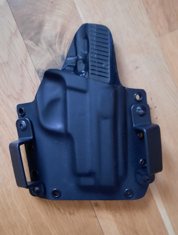 Vendo una SIG SAUER P228 de 9mm PB, en muy buen estado, todo funcionando como un reloj. Solo tiene pérdida 00
