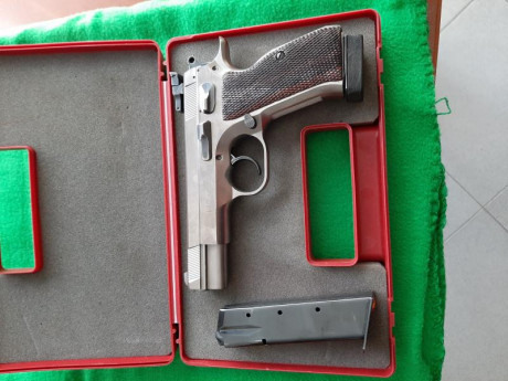 Tanfoglio. Modelo P19 Combat T. Guiada en F. Soy el tercer dueño. La tengo hace 6 años. Hago tiradas de 01