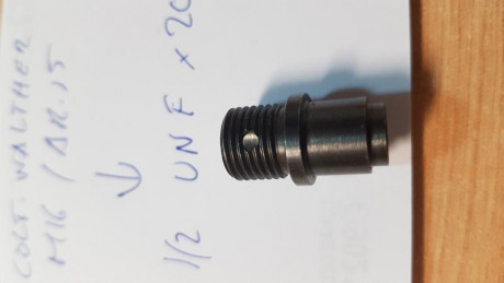 Seguimos vaciando cajones.

1. Culata telescópica para AR15/M16 marca Sabre, mil-spec, con tubo. 50€

2. 31