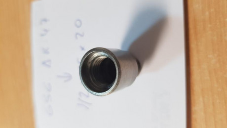 Seguimos vaciando cajones.

1. Culata telescópica para AR15/M16 marca Sabre, mil-spec, con tubo. 50€

2. 41