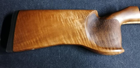 Hola compañeros,
Pues eso, tengo una culata original del modelo de rifle CZ 527 Varmint MTR sin estrenar. 10