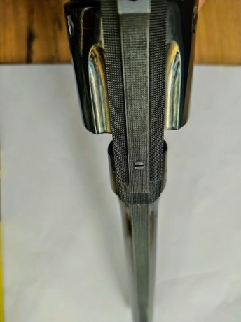 Vendo SW modelo 27 en 357 MG.
El modelo salió al mercado en los años 30, al igual que el calibre.
Cuenta 12