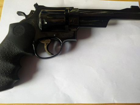 Vendo SW modelo 27 en 357 MG.
El modelo salió al mercado en los años 30, al igual que el calibre.
Cuenta 11