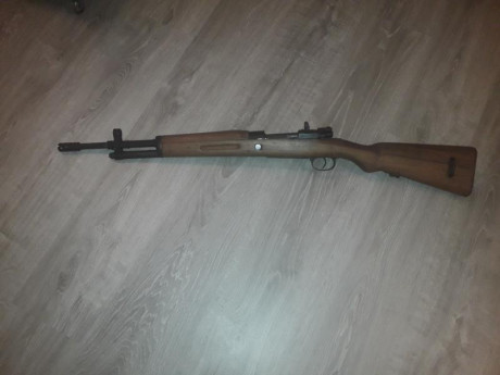 Buenas vendo el conocido rifle fr8 del cal 308 con el cerrojo recto los hierros se encontraban sin nada 01
