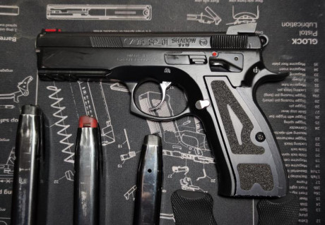 Vendo CZ SHADOW 1 en muy buen estado incluyo cachas de aluminio y funda. 
Va perfecta solo la vendo porque 00