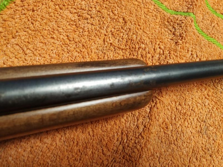 Retiro el arma de la venta. 20