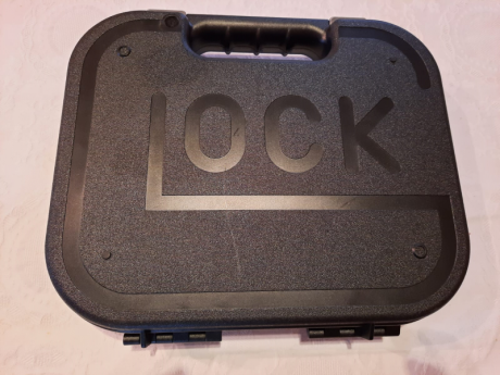 Se vende pistola Glock 19 de Tercera Generación Sin Uso.
Un único propietario y no más de 20 disparos.
Con 40