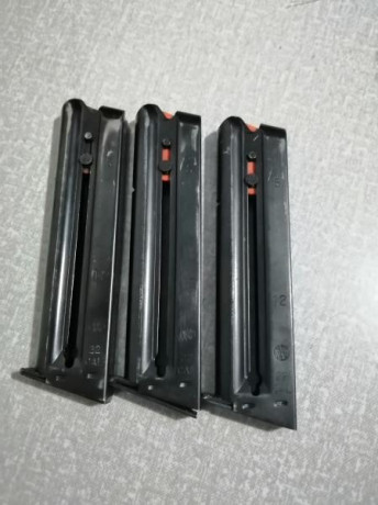 Se venden 3 cargadores  pars pistola SW modelo 422 rn buen estado  precio 60 euros  +gastos de envío  00