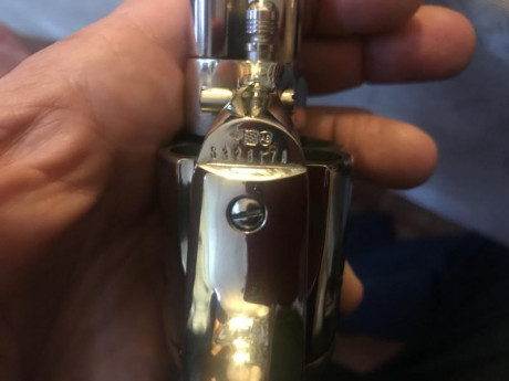 Saludos buena gente del foro, vendo uno de mis revólveres, Colt calibre 45 LC. Nikel.
El revólver está 21