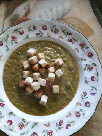 Hoy para comer acelgas hervidas y chuletón de vaca gallega vieja con seis semanas de maduración en cámara 80