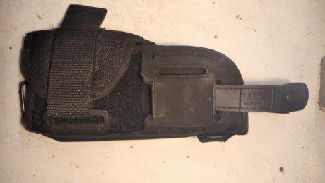 Funda  para pistola táctica ajustable para armas con linterna táctica y/o láser.
Ambidiestra.
Fabricado 02