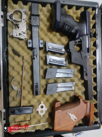 Vende un compañero está estupenda pistola la clasica WALTHER GSP calibre 22Lr con el carro de 32, tiene 00