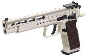 Me pregunta un compañero del club de tiro qué pistola de competición del 9pb es la más barata. No me refiero 40