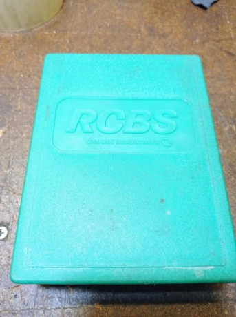 Vendo matrices RCBS del calibre 7x57.
Están casi sin uso.
50€.  Gastos de envío incluidos.
También por 00