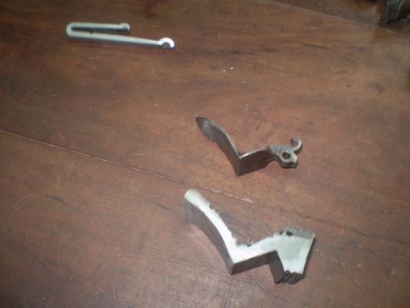 Queridos amigos foristas, aqui van las fotos de una llave de chispa que estamos restaurando, (hechaba 01