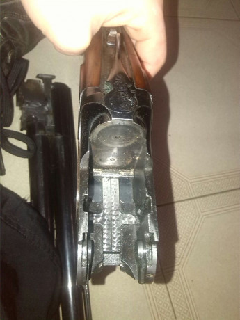 VENDIDA
SE VENDE ESCOPETA SUPERPUESTA CALIBRE 12, MARCA LANBER. 
CON POLICHOQUES, EXPULSORES Y SELECTOR 01