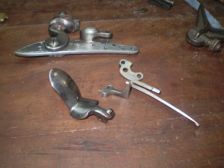 Queridos amigos foristas, aqui van las fotos de una llave de chispa que estamos restaurando, (hechaba 00