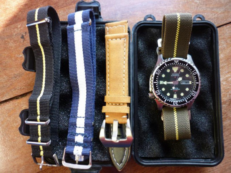 Vendo este estupendo reloj Citizen automático, un autentico diver.
Para no aburriros con las características 00