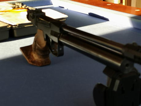 Vendo esta extraordinaria pistola de CO2 de competicion olímpica. Se trata del tercer modelo, mejorando 50