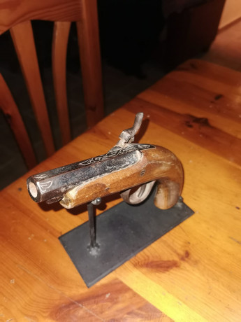 Hola, a aparecido en casa de un conocido la típica pistola que nadie recuerda de donde salió y me preguntaba 01