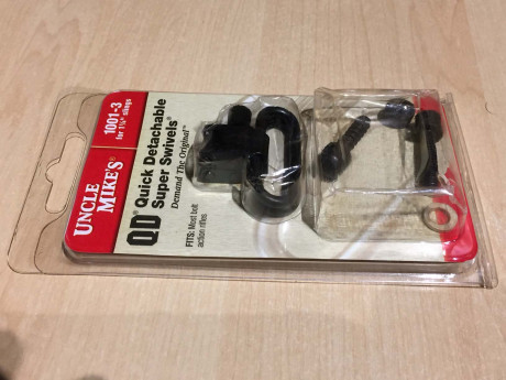 Oferta, nuevo a estrenar anclaje Uncle Mikes QD para correa portafusil
15 euros portes a península incluidos. 00