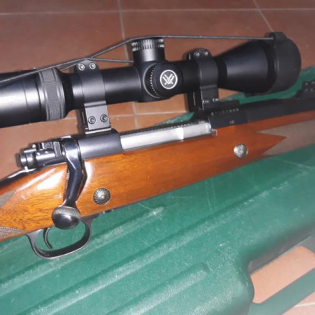 Vendo Rifle Winchester Mod.70   375 HH. Se vende el Rifle solo. Sin visor y anillas. Interesados contactar 01