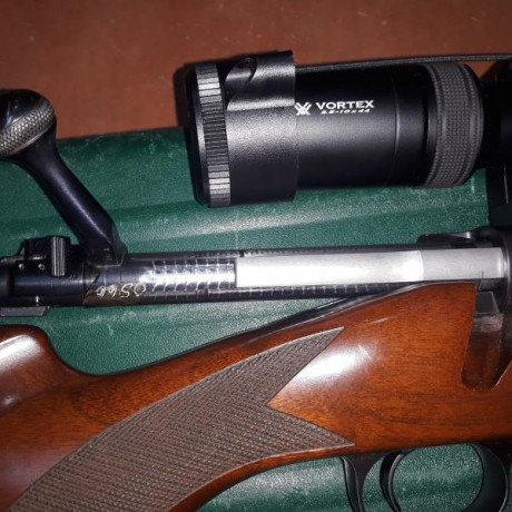 Vendo Rifle Winchester Mod.70   375 HH. Se vende el Rifle solo. Sin visor y anillas. Interesados contactar 00