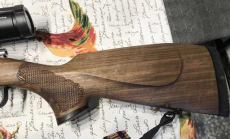 Un buen amigo que deja la caza me pide que le ponga un rifle que compro hace poco a la venta.
Se trata 11