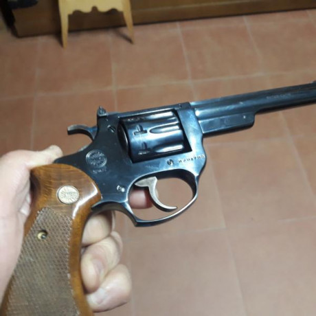 Vendo Revolver Astra Cadix 6" del 22. Estado muy bueno. Interesados contactar por whatsapp. 607164084. 00
