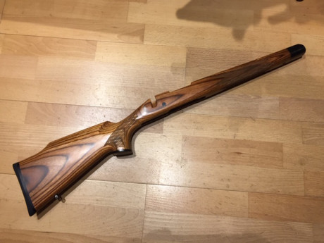 VENDIDA, nueva. Preciosa culata de madera laminada, con un veteado muy espectacular, para rifle REMINGTON 00