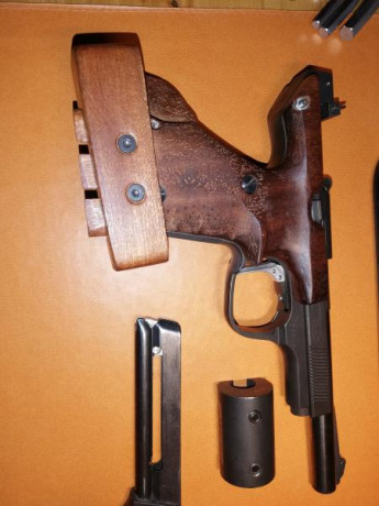 Un amigo pone en venta su unique. Con un cargador y contrapeso. Ideal para iniciarse a un precio asequible. 01