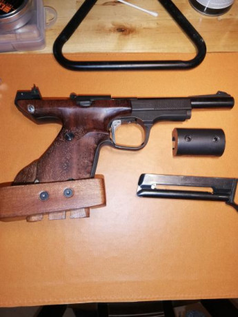 Un amigo pone en venta su unique. Con un cargador y contrapeso. Ideal para iniciarse a un precio asequible. 00