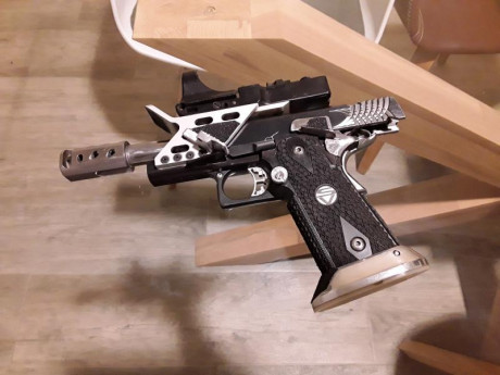 Vendo pistola para ipsc porque he dejado el tiro. Va muy bien. Tiene varias piezas de Infinity Extreme. 00