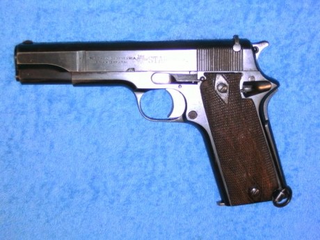 Hola a todos, pongo a la venta esta Star modelo 1921 en cal. 9mm largo, actualmente guiada en F .
 Esta 00