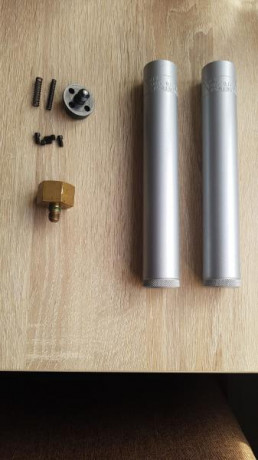 Buenas;

El kit está completo y en muy buen estado. Con 2 bombonas del año 99.
Se encuentra en Barcelona.
40€ 00