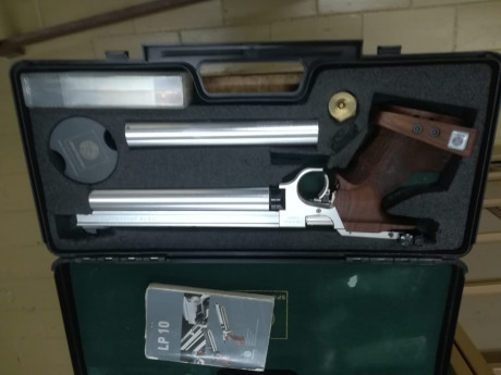Buenas,
Un compañero del club me ha pedido que le cuelgue el anuncio de su arma. 
LP 10 Steyr, poco más 61