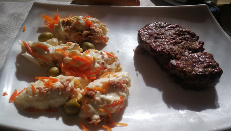 Hoy para comer acelgas hervidas y chuletón de vaca gallega vieja con seis semanas de maduración en cámara 170