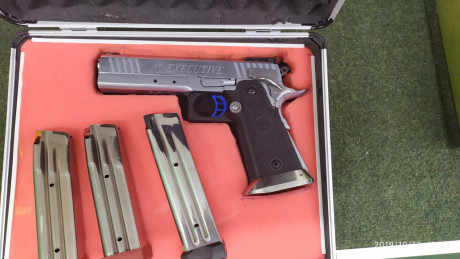 Por no poder seguir haciendo recorrido vendo pistola STI.CAL40. MODELO EXCUTIVE..
Tiene puesta una empuñadura 01