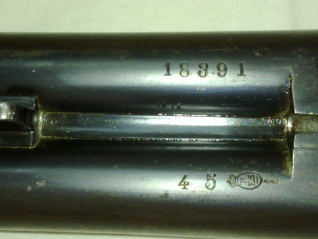 Hola a todos, acabo de conseguir una escopeta marca Jabali,de perrillos ccon bascula cuadrada en muy buen 60