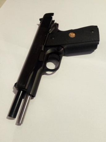 Hola compañeros pongo a la venta muy a pesar pistola colt 9mm p muy poco usada con todo original maletin 162