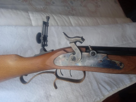 Un amigo de Asturias me pide que le ponga a la venta el Hawken Woodsman del 50 (con diopter, embudo y 00