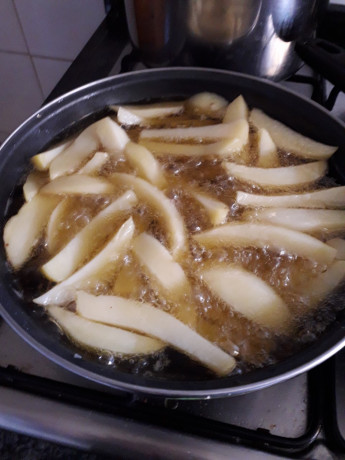 Hoy para comer acelgas hervidas y chuletón de vaca gallega vieja con seis semanas de maduración en cámara 121