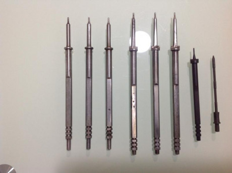 Vendo tres agujas para accion 93 (Mauser Oviedo 1916), tres agujas para accion 98, y dos agujas mas que 00