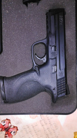 Un buen amigo vende Pistola M&P 9mm en perfecto estado (como nueva) tal como venia de fábrica. 

350€ 02