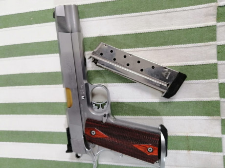 Un amigo vende la super conocida
  Infinity Scepter   en perfectas condiciones
Para mas informacion doy 00