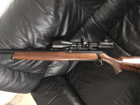 Un amigo me pide que le ponga a la venta este rifle 
por lo visto el cañon esta pintado en krilon por 01