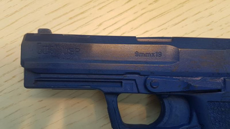 Vendida, se puede cerrar.

Hola, Vendo pistola Blueguns totalmente inerte, realizada en material plástico, 01